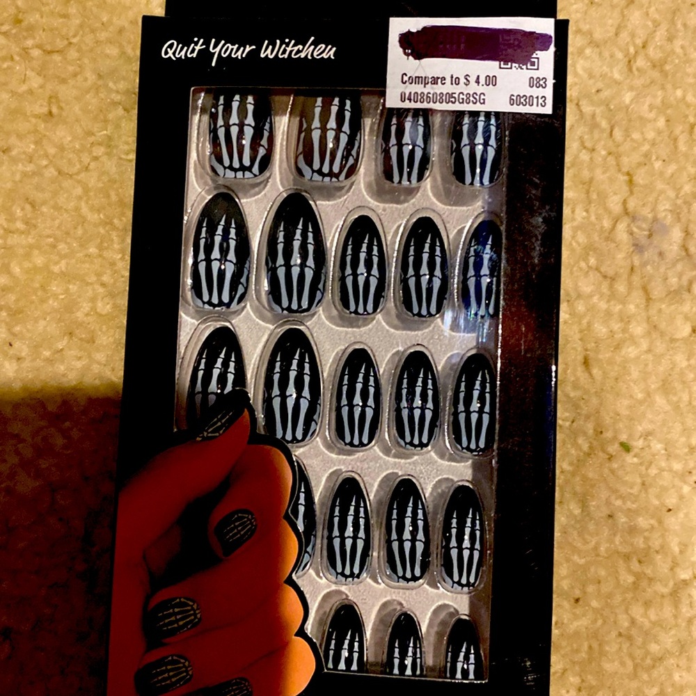 Press on nails